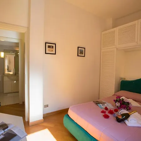 Sleeps 6 Апартаменты *