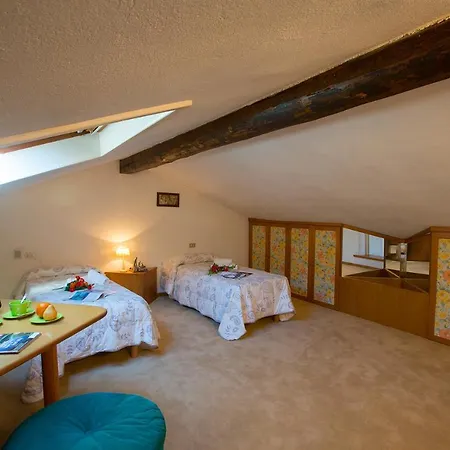 Sleeps 6 Апартаменты Менаджо