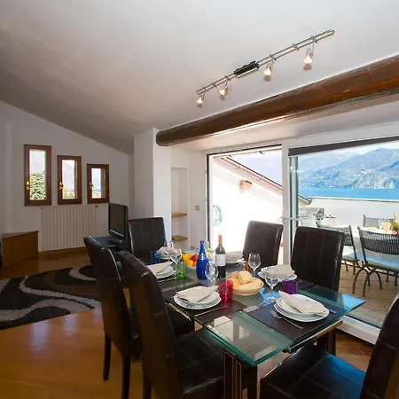 Sleeps 6