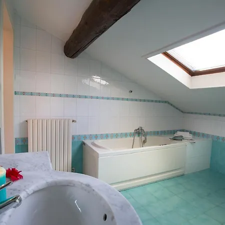 Sleeps 6 Apartment