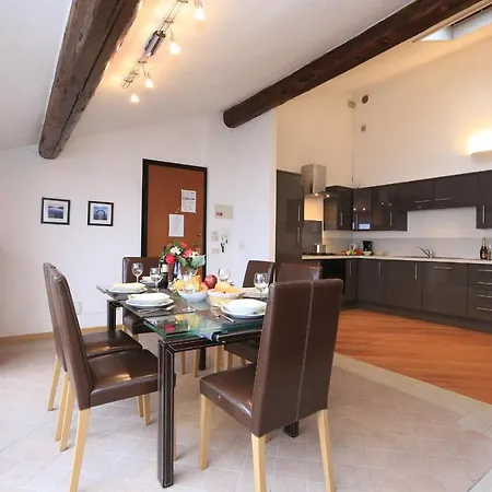 Sleeps 6 Apartment *